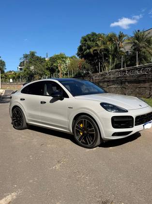PORSCHE CAYENNE 4.0 V8 E-HYBRID TURBO S COUPÉ AWD TIPTRONIC S PORSCHE CAYENNE 4.0 V8 E-HYBRID TURBO S COUPÉ AWD TIPTRONIC S